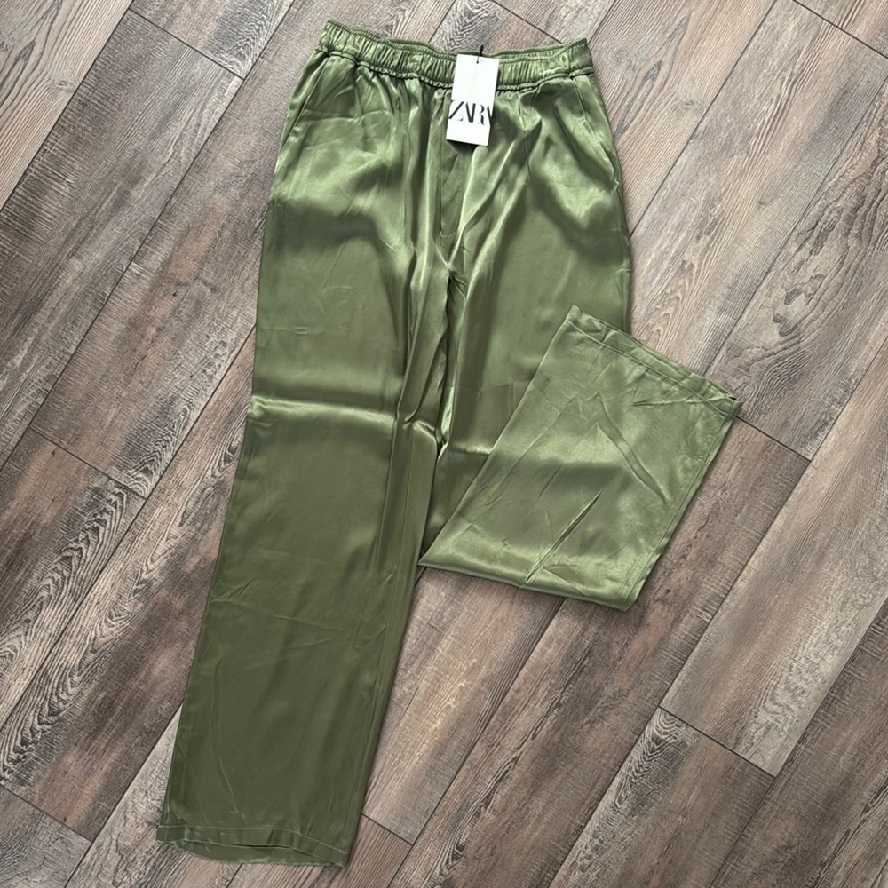 Zara Green Joggers Relaxed Fit Sweatpants